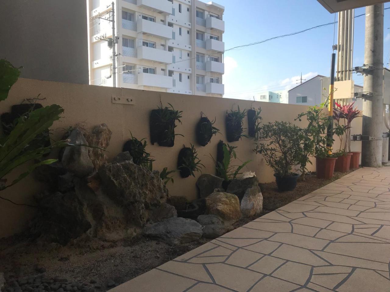 Appartamento Weekly Harbourview Mansion Ginowan Esterno foto